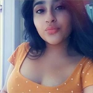 Meet your Posher, Yesenia